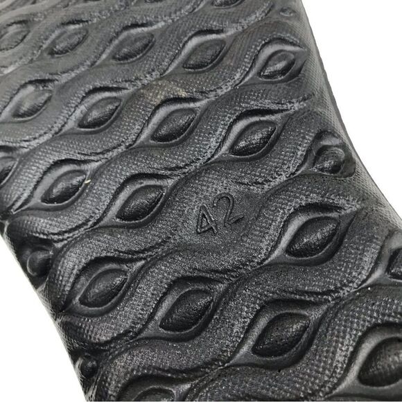 BJ Black Quilted Faux Fur Lined Soft Sole Flat Ankle Waterproof Slipper Shoes - Picture 16 of 16